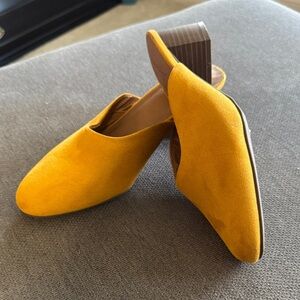 Universal Thread Mustard Mules